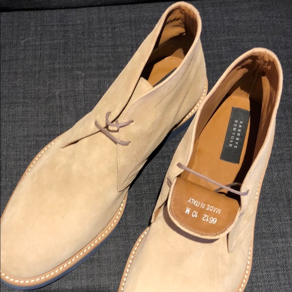 Barneys New York Chukka Boots Suede